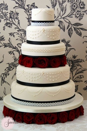 Black and White wedding cakes, Gothic wedding cakes