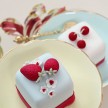 Strawberry mini cakes, cherry mini cakes